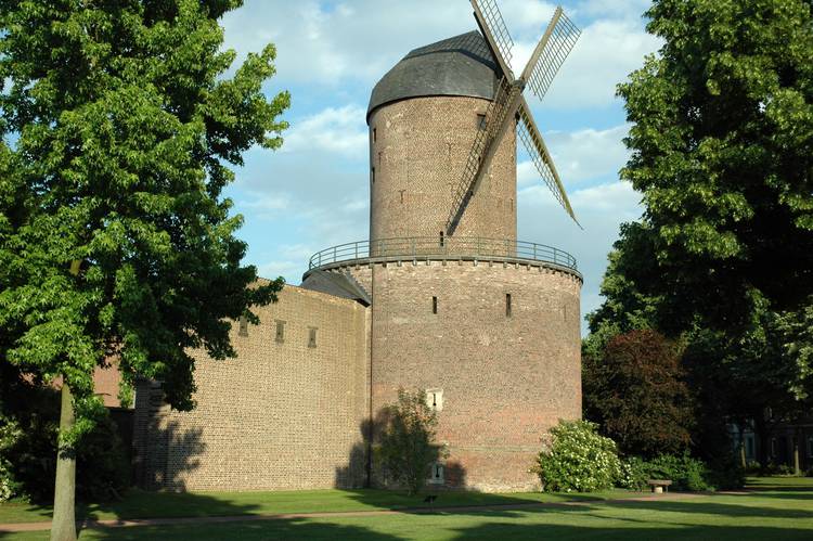 Das BIld zeigt die Turmmühle in Kempen